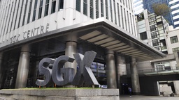 Singapore stocks remained relatively unchanged on Monday—STI dipped by 0.01% featured image
