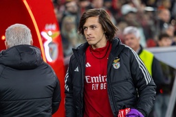 Benfica boss addresses Alvaro Fernandez performances in training and first team chances for Man Utd loanee featured image