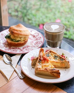 Indulge in Artisanal Delights at Tiong Bahru Bakery JEM: A Westside Treat! featured image