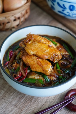 Tri-Onions Stewed Chicken 三葱鸡翼 featured image