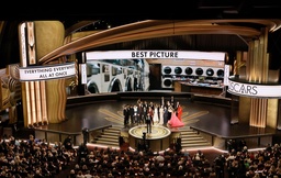 ‘Everything Everywhere All at Once’ wins Best Picture at Oscars 2023 featured image